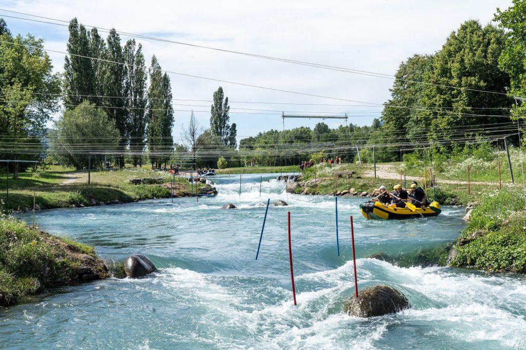 le stade d'eau vive riviere artificielle kayak eau vive rafting hydrospeed entrainement stages