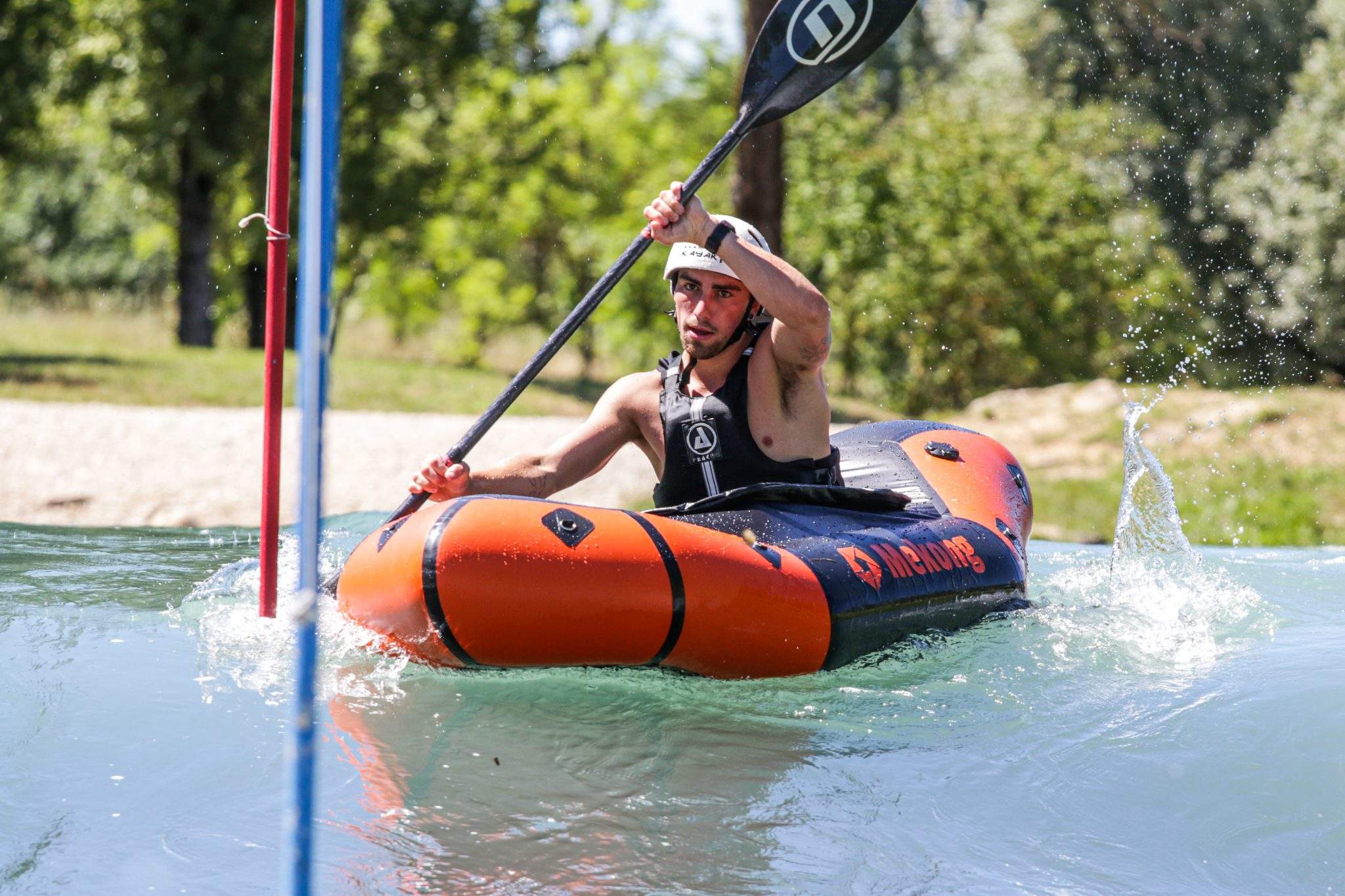 Cours de kayak proche de Lyon Espace Eau Vive