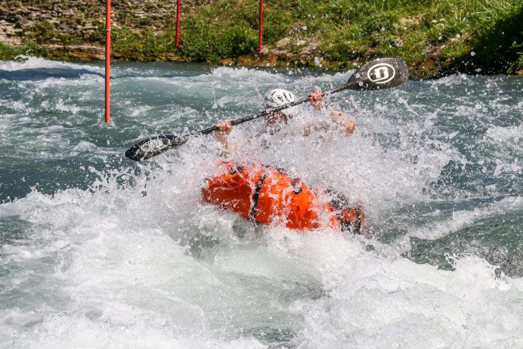 Packraft à proximité de Lyon Porcieu Lagnieu Montalieu Ambérieu rivière activité sportive eau plaisir espace eau vive