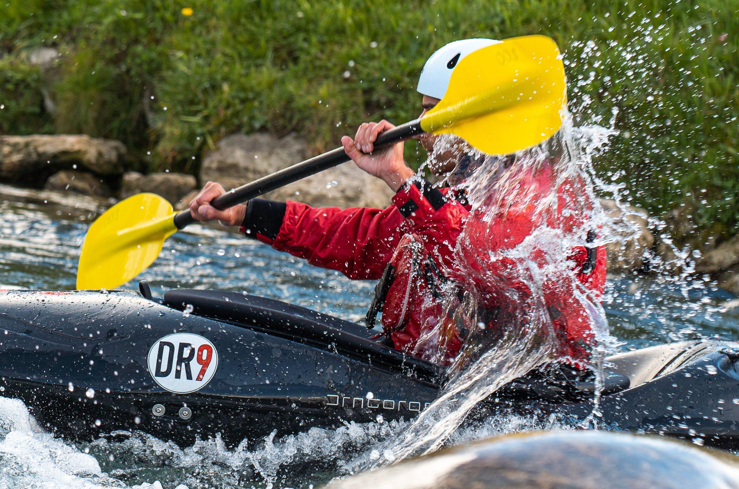 location activités eau vive matériel equipement kayak gilet neoprene wetsuit kayaks